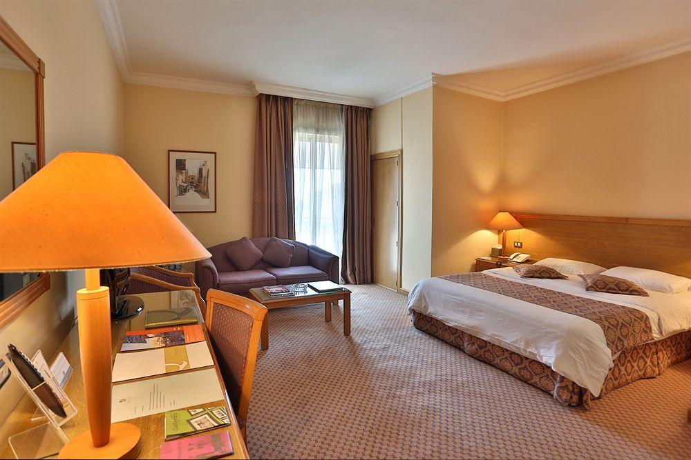 Alqasr Metropole Hotel