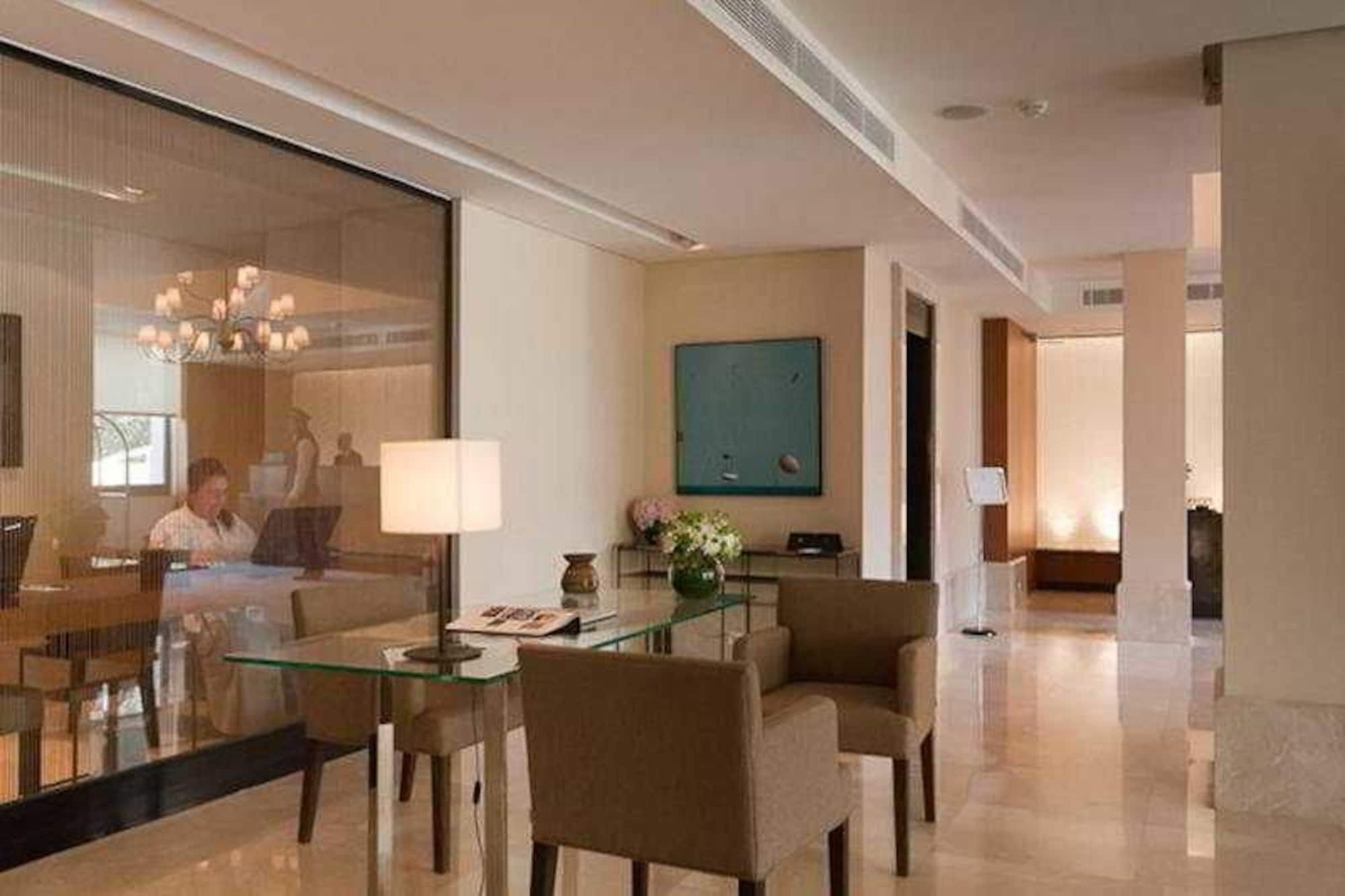 Alqasr Metropole Hotel